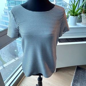 Pretty Armani  Lightweight Woven short sleeve T-shirt in Grey Tones, size 12